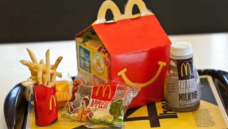 McDonald’s, dal 2025 le sorprese dell’Happy Meal saranno sostenibili