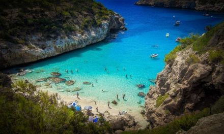 Le top 10 dell’estate: la Sicilia in testa per i voli, le Baleari per i pacchetti