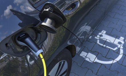 Uno studio calcola che senza una stretta alle emissioni il mercato delle auto elettriche entrerà in crisi