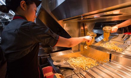 Se il Pianeta “frigge”, le patatine scarseggiano: nei fast food giapponesi ridotte le porzioni
