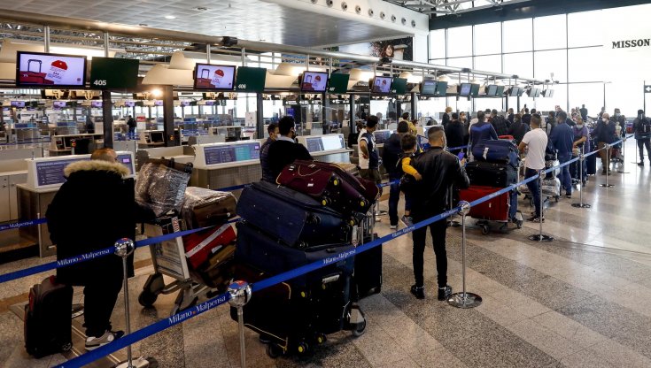Aeroporti italiani: 80 milioni di passeggeri nel 2021, erano quasi 200 milioni nel 2019