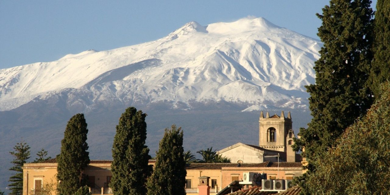 Perché l’Etna è uno dei vulcani che emettono più CO2