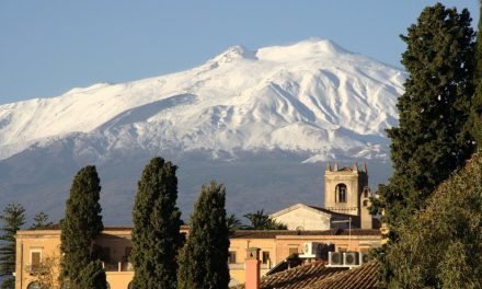 Perché l’Etna è uno dei vulcani che emettono più CO2