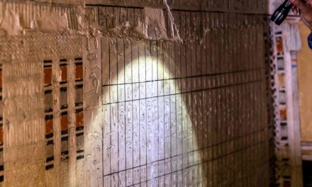 Egitto, scoperte 5 nuove tombe a Saqqara. Hanno almeno 4mila anni
