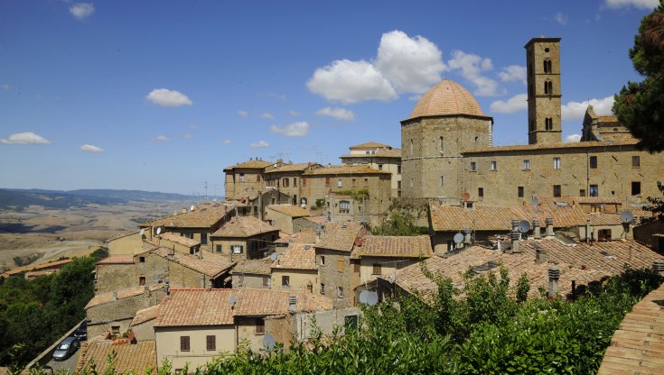 Volterra prima “capitale regionale della cultura” d’Italia. Scopriamola con i suoi 300 eventi 2022
