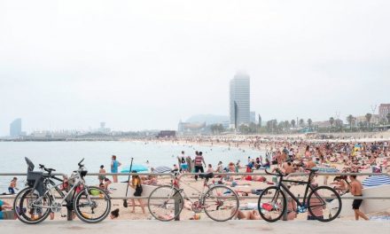 Per proteggere l’ambiente Barcellona vieta il fumo su tutte le sue spiagge