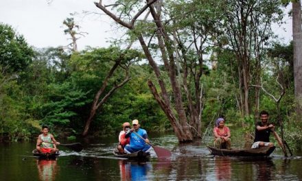 In kayak con gli indigeni per vedere come il clima sta cambiando l’Amazzonia