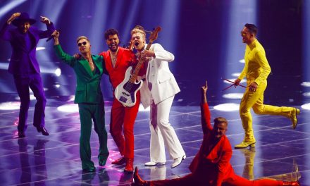 “Mangia la tua insalata e salva il Pianeta”: la Lettonia porta l’ambiente all’Eurovision
