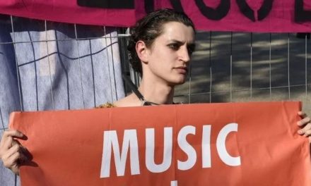 I messaggi ambientalisti sul palco di Eurovision: “La musica dichiara l’emergenza clima”