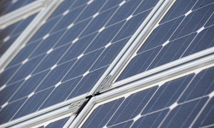 L’Unione europea vuole rendere obbligatori i pannelli fotovoltaici su tutti gli edifici