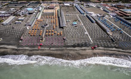 Le strutture artificiali si mangiano 5km di costa italiana all’anno