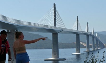 Ragusa non è più isolata dal resto della Croazia: ecco il ponte che taglia via mare i 10 km di Bosnia (e le giornate in coda)