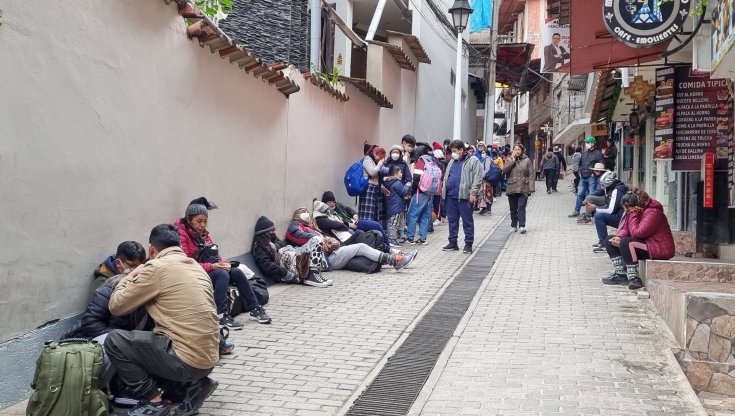 Machu Picchu è già sold out: turisti esclusi bloccano la ferrovia per protesta