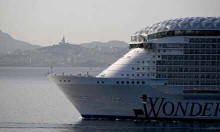 Francia, da Marsiglia alla Corsica, l’estate dei “no” alle navi da crociera: “Inquinano come il traffico”