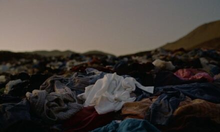 Dal deserto dell’Atacama, un appello per prestare maggior cura ai nostri abiti