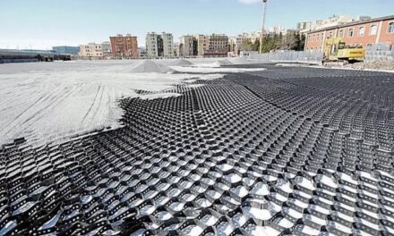 Genova, il sindaco Bucci lancia il progetto desalinizzatore: “Un primo impianto nelle aree ex Ilva”