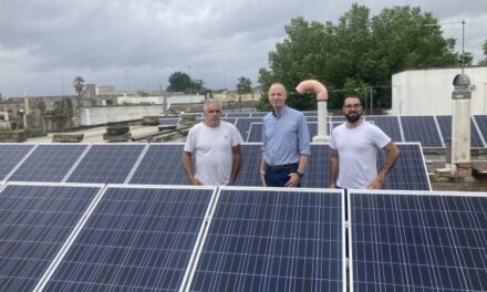La rivoluzione virtuosa della comunità energetica di Melpignano: “In cooperativa per risparmiare su sole e acqua”