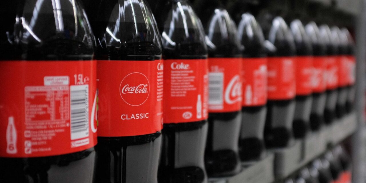 Negli Usa il riciclo della plastica fermo al 5%. “Coca-Cola e altre aziende non fanno abbastanza”