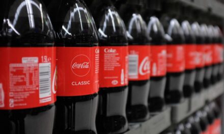 Negli Usa il riciclo della plastica fermo al 5%. “Coca-Cola e altre aziende non fanno abbastanza”