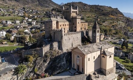 Valle d’Aosta, riapre dopo 14 anni il castello-museo di Saint-Pierre, una delle icone della Vallée