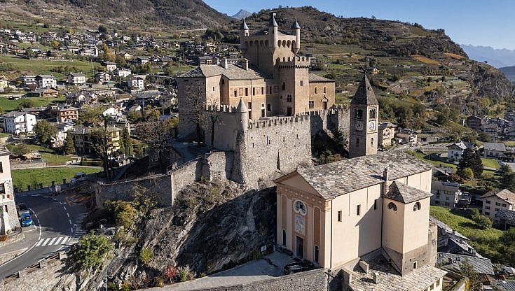 Valle d’Aosta, riapre dopo 14 anni il castello-museo di Saint-Pierre, una delle icone della Vallée