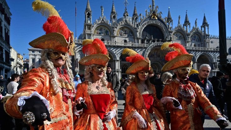 Turismo. Santanchè: Carnevale da 4,4 milioni di turisti, 2023 anno del “sorpasso” sul 2019