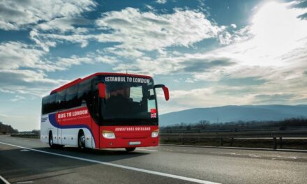 Parte il viaggio più lungo di sempre in autobus: 56 giorni e 22 paesi on the road, da Istanbul a Londra