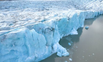 La calotta glaciale della Groenlandia è vicina a un punto di scioglimento senza ritorno