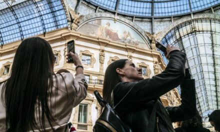 Turismo internazionale, è finalmente la Pasqua del boom:  prenotazioni su del 29%, Roma e Milano strapiene