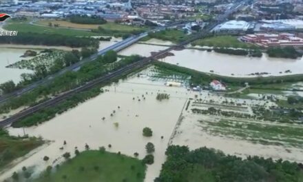Alluvione in Emilia Romagna, il meteorologo: “Mai così in un secolo, è l’evento più grave: questa è la crisi del clima”