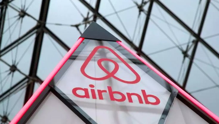 Airbnb, primo bilancio 2021: 300mila posti di lavoro, accordi con oltre 35 paesi sugli affitti