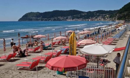 Vacanze estive per 33,5 milioni di italiani. Ma uno su tre non esce di regione