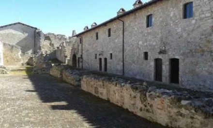 Fortezze, borghi medievali, montagne e Adriatico. Tra Abruzzo, Umbria e Marche, un’Italia che sorprende