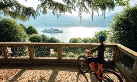 Il giro del Lago d’Orta in bici: wilderness, arte e fiumi controcorrente