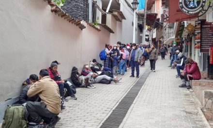 Machu Picchu è già sold out: turisti esclusi bloccano la ferrovia per protesta