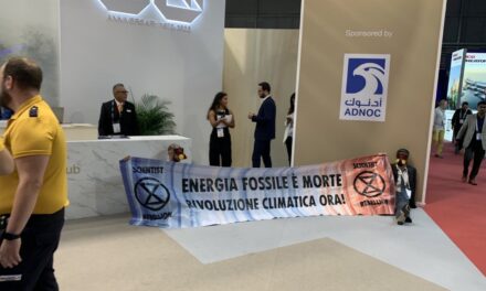 Gli attivisti di Extinction Rebellion e Scientists Rebellion contro Gastech: “Il gas pulito è una sporca bugia”
