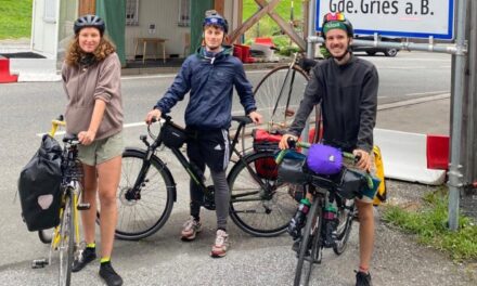 Tre studenti scrivono la tesi di laurea pedalando: dal Brennero a Santa Maria di Leuca in bici per tracciare un itinerario cicloturistico