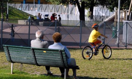 “Non è un paese per bici”: in Italia spendiamo 100 volte di più per l’auto