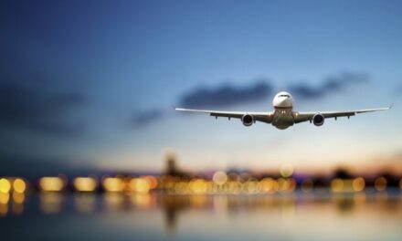 Trasporto aereo, l’accordo tra Consiglio e Parlamento Ue per abbattere le emissioni