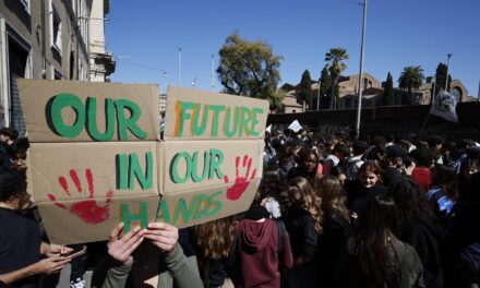 Sciopero globale del clima, i Fridays for Future nelle piazze di tutta Italia: “Riprendiamoci il futuro”